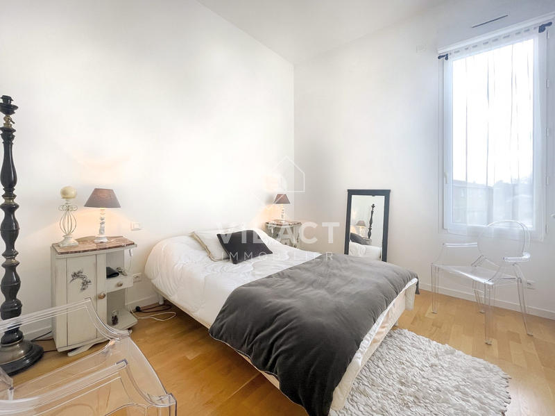 Maison - 330 m² - 9 pièces