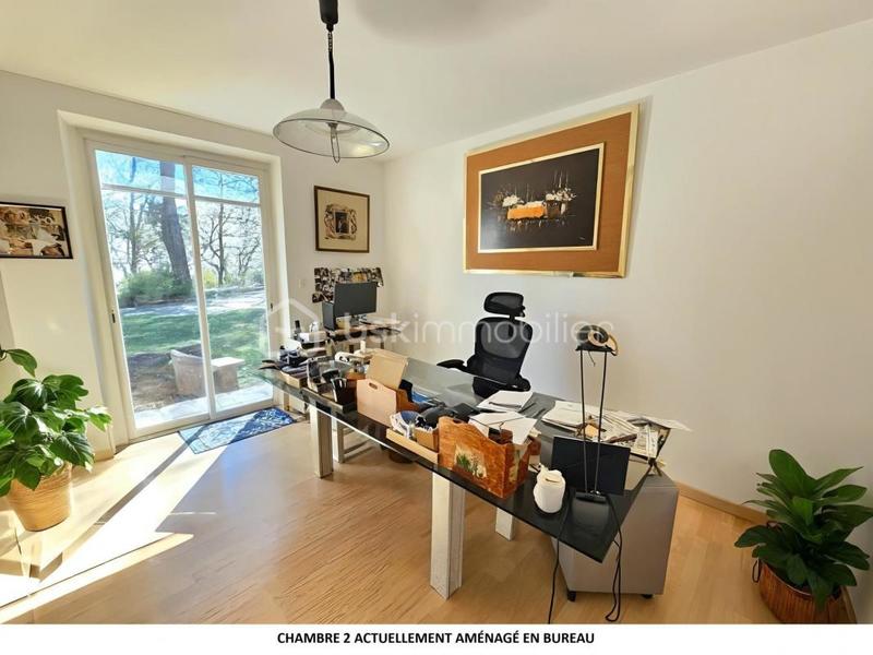 Maison - 210 m² - 6 pièces