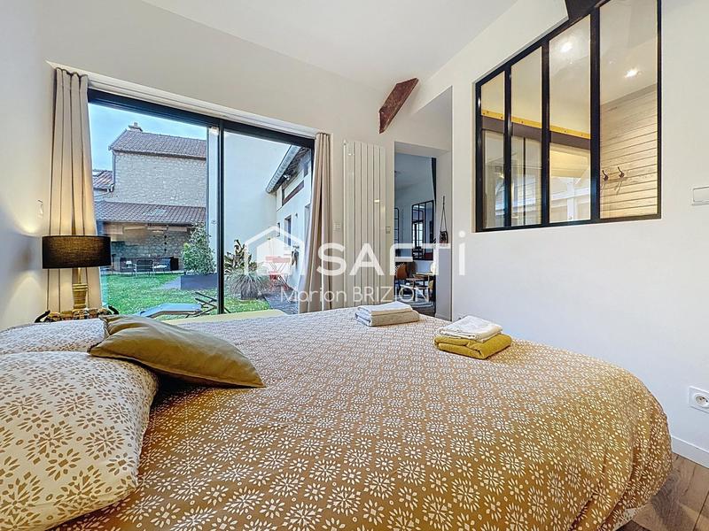 Maison - 163 m² - 8 pièces