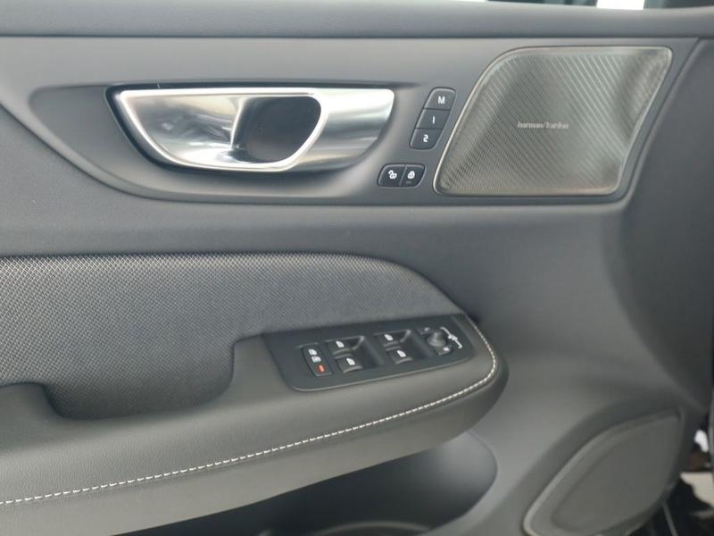 Volvo V60 2.0 B4 197 Ch Dark Plus Geartronic