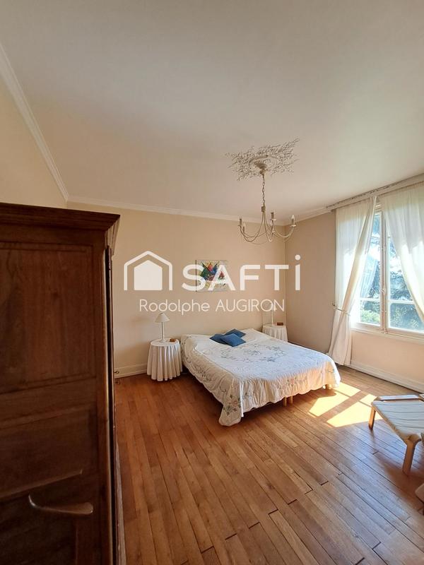 Villa - 304 m² - 10 pièces