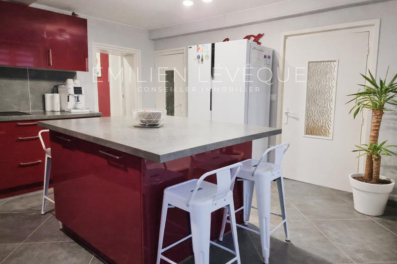 Maison - 134 m² - 8 pièces