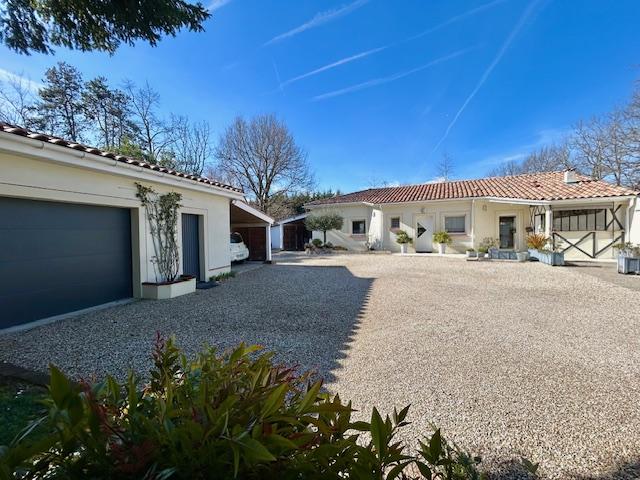 Propriété - 114 m² - 4 pièces