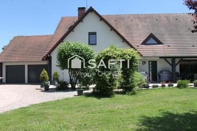 Maison - 256 m² - 6 pièces