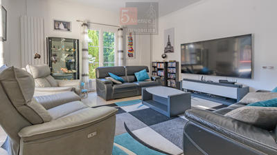 Maison - 320 m² - 7 pièces