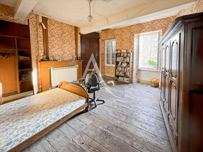 Maison - 250 m² - 9 pièces