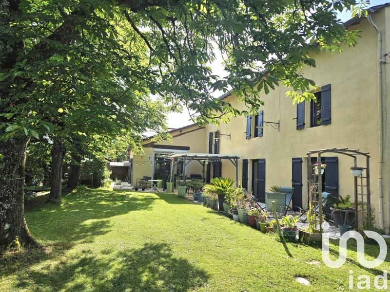Maison - 396 m² - 8 pièces