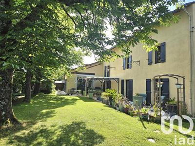 Maison - 396 m² - 8 pièces