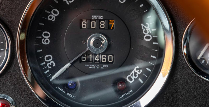 Aston Martin Dbs V8 Saloon