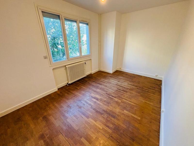 Maison - 240 m² - 7 pièces