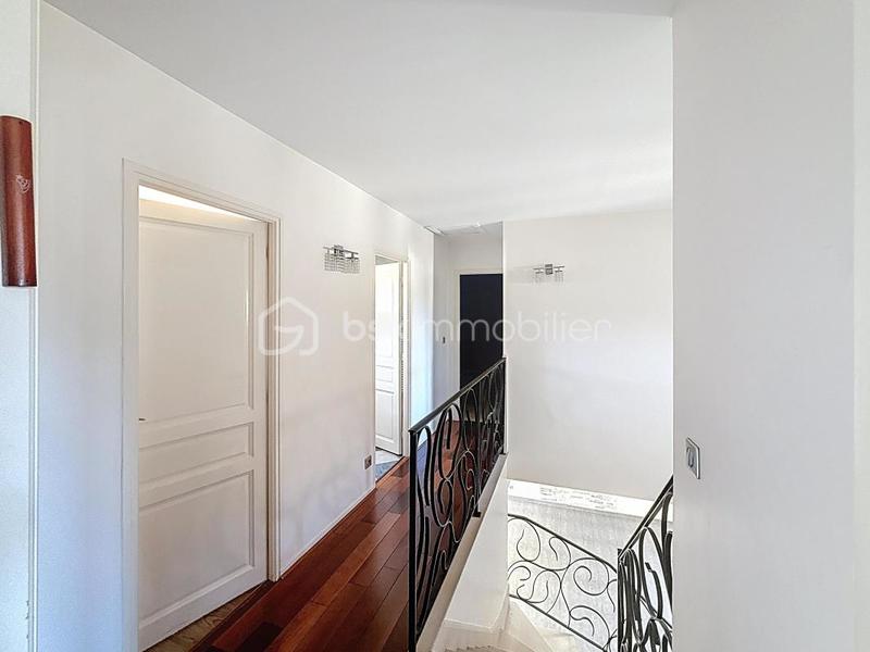 Maison - 158 m² - 7 pièces