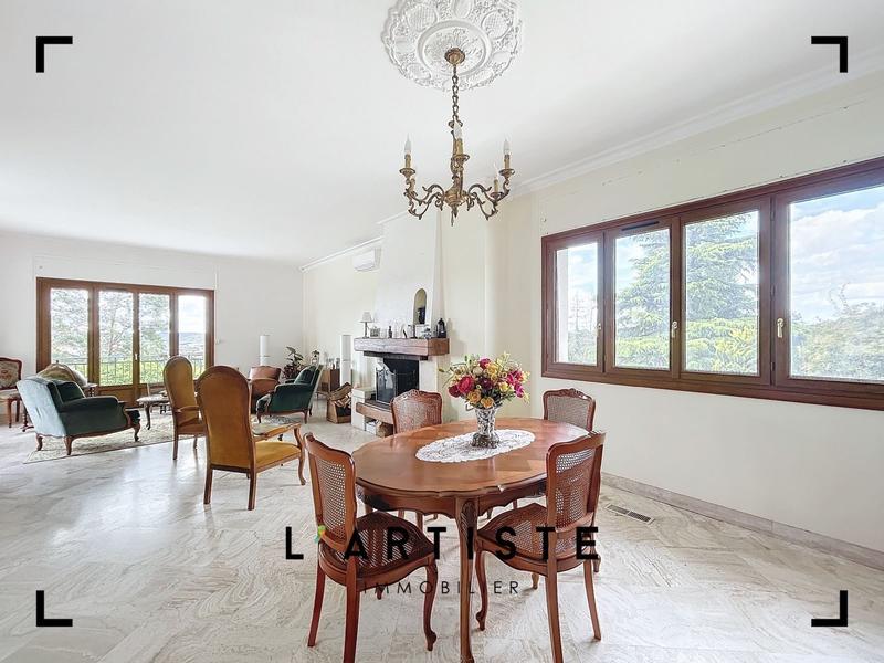 Maison - 209 m² - 6 pièces