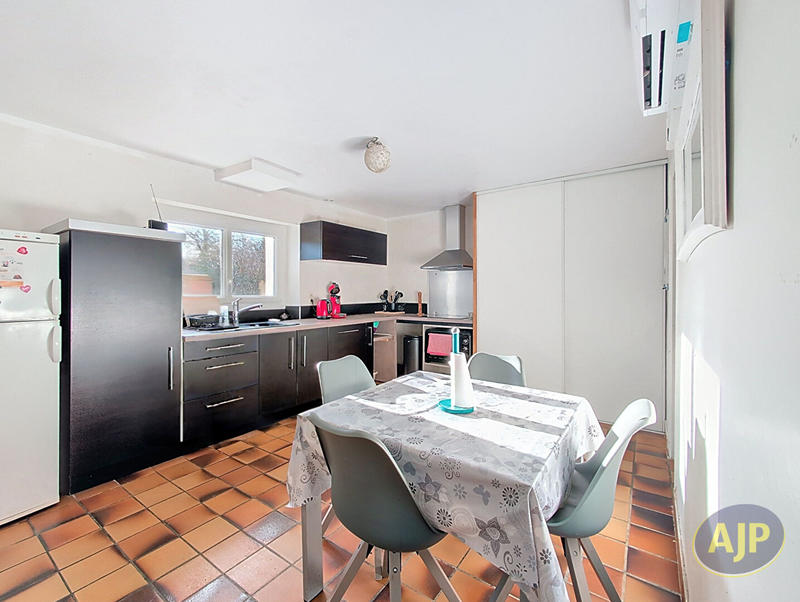 Maison - 92 m² - 4 pièces