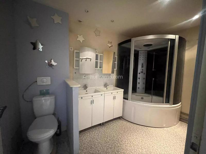 Maison - 174 m² - 10 pièces