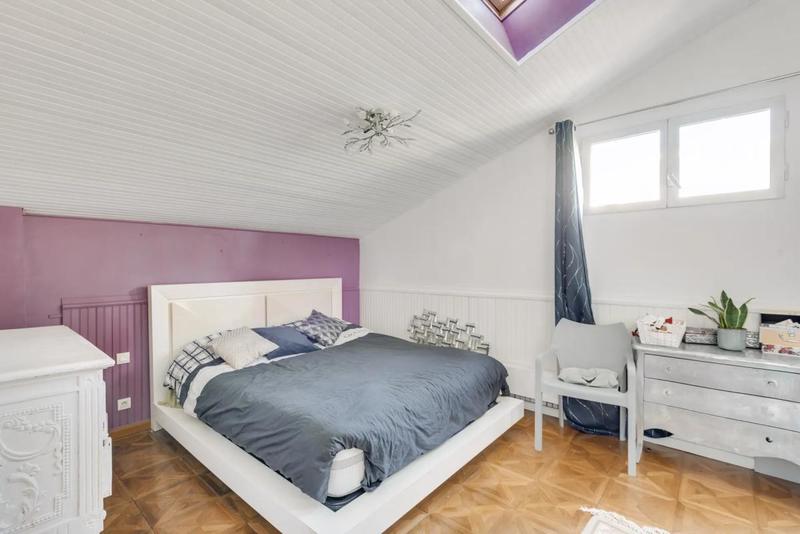 Maison - 225 m² - 7 pièces