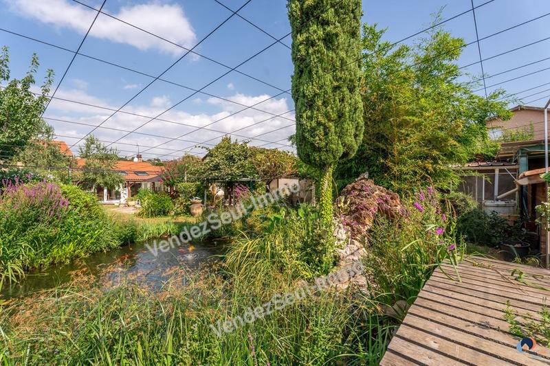 Maison traditionnelle - 246 m² - 4 pièces