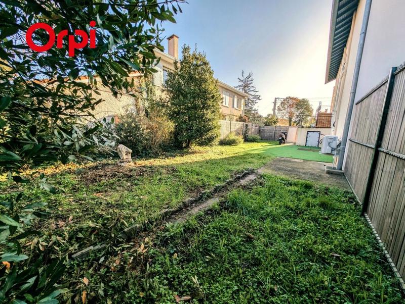 Maison - 250 m² - 8 pièces