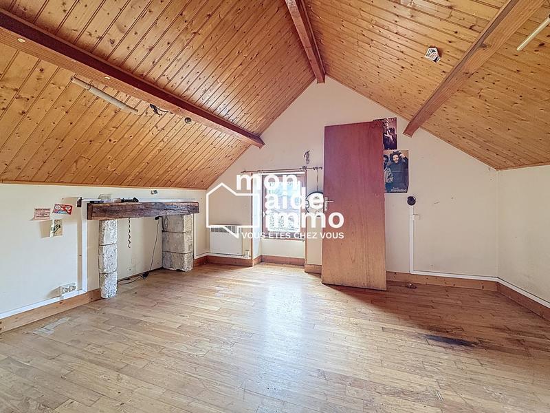 Maison - 355 m² - 10 pièces