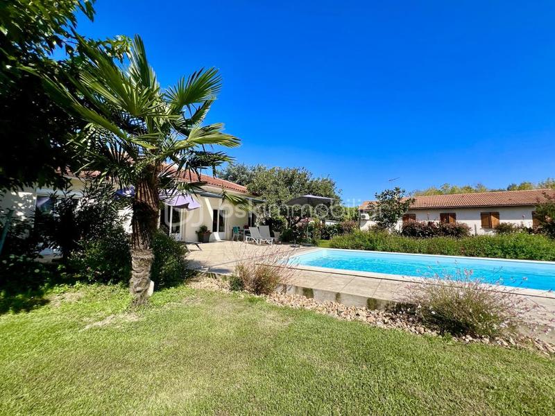 Maison - 218 m² - 7 pièces