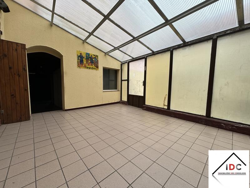 Maison - 202 m² - 6 pièces