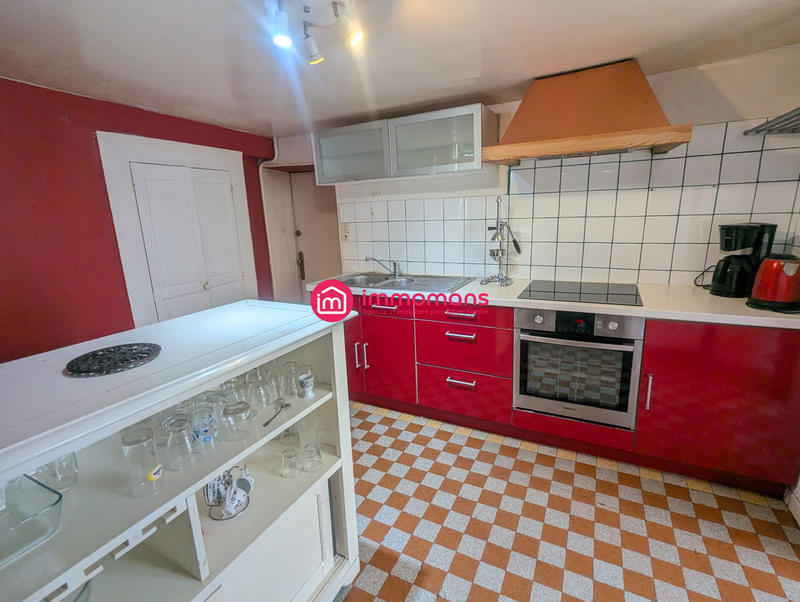 Maison - 203 m² - 9 pièces