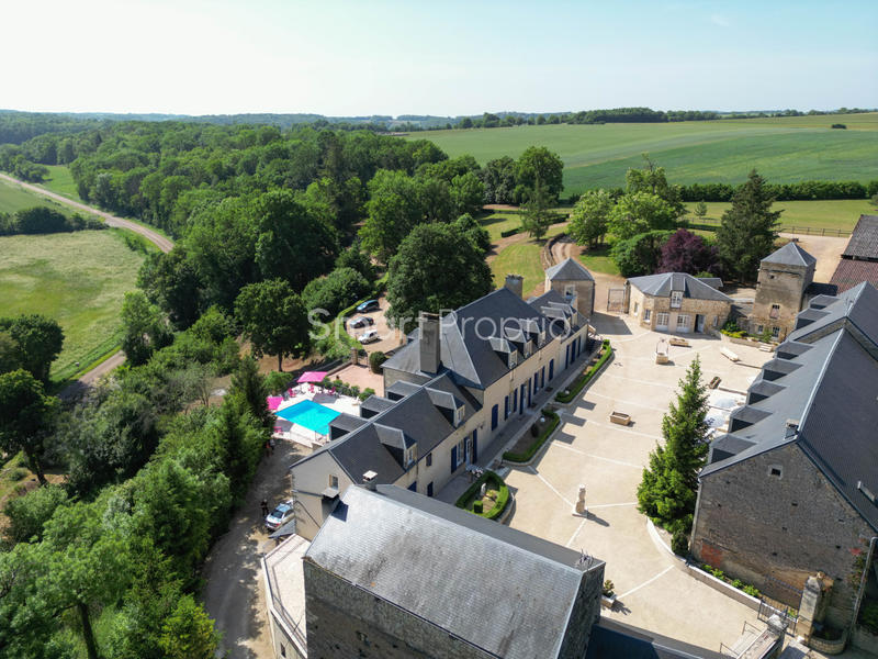 Propriété - 882 m² - 49 pièces