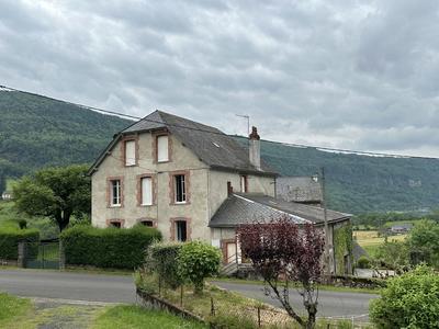 Maison - 218 m² - 12 pièces