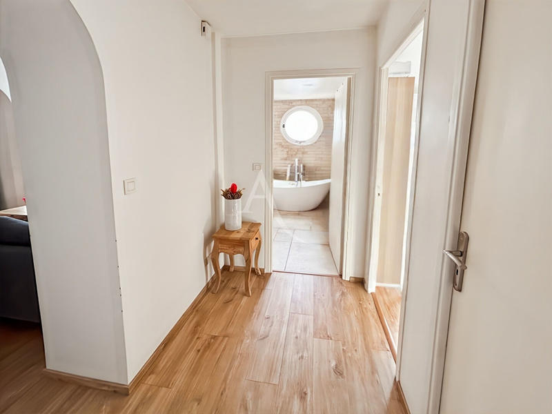 Appartement - 81 m² - 3 pièces