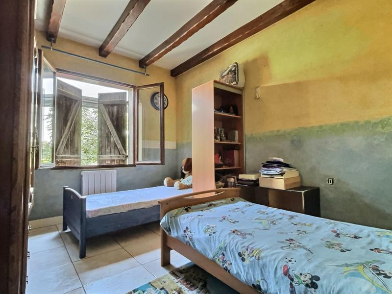 Maison - 257 m² - 9 pièces