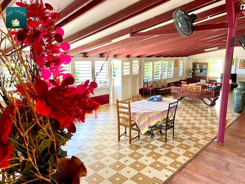 Maison - 120 m² - 10 pièces