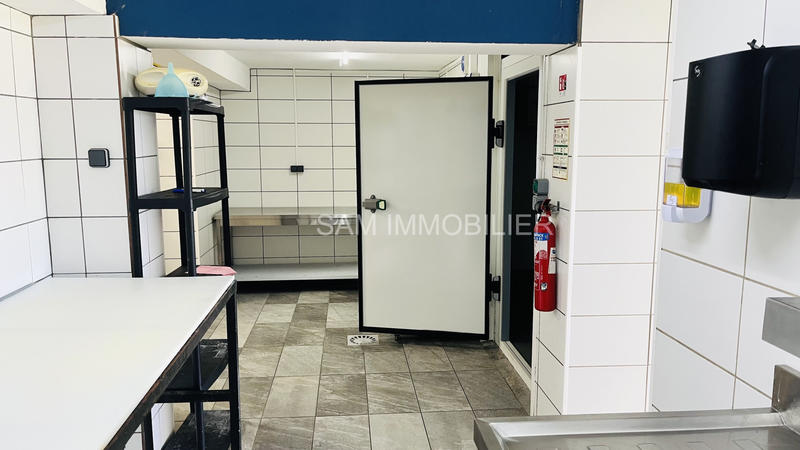 Fonds de commerce - Local commercial - 153 m²