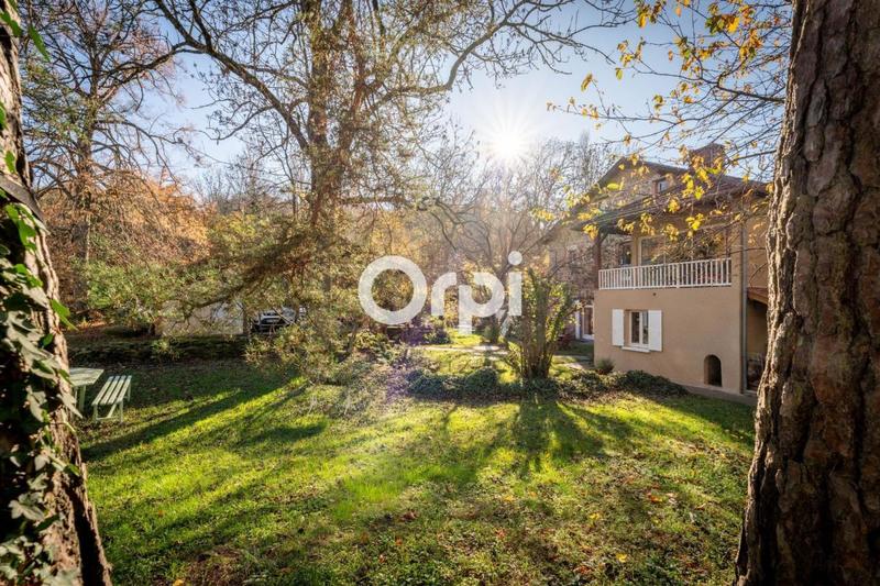 Propriété - 237 m² - 5 pièces