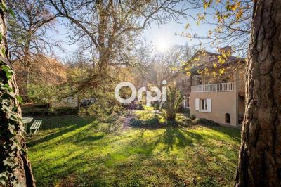 Propriété - 237 m² - 5 pièces