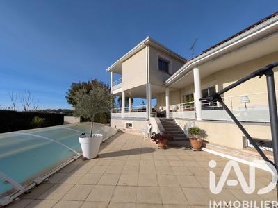 Maison de maîtres - 300 m² - 10 pièces