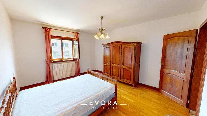 Maison - 300 m² - 7 pièces