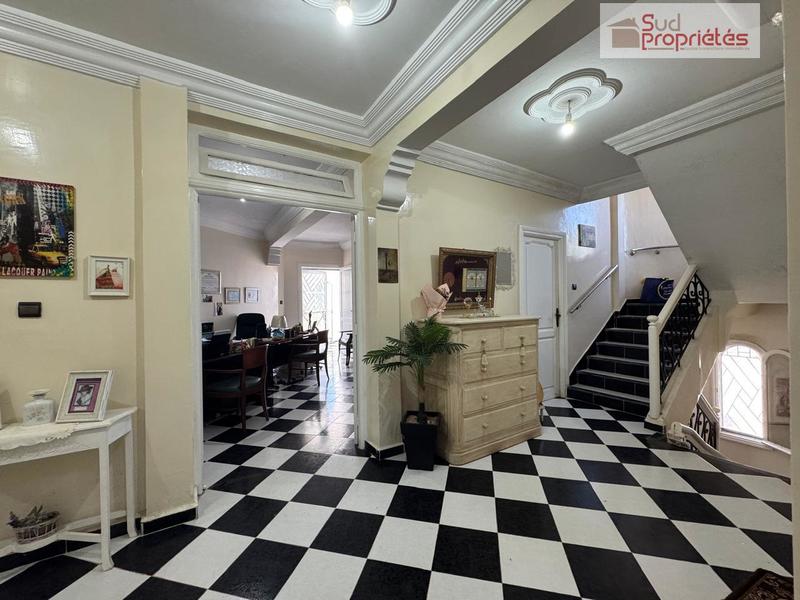 Villa - 400 m² - 12 pièces