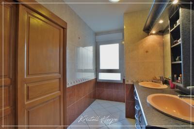 Maison - 220 m² - 9 pièces