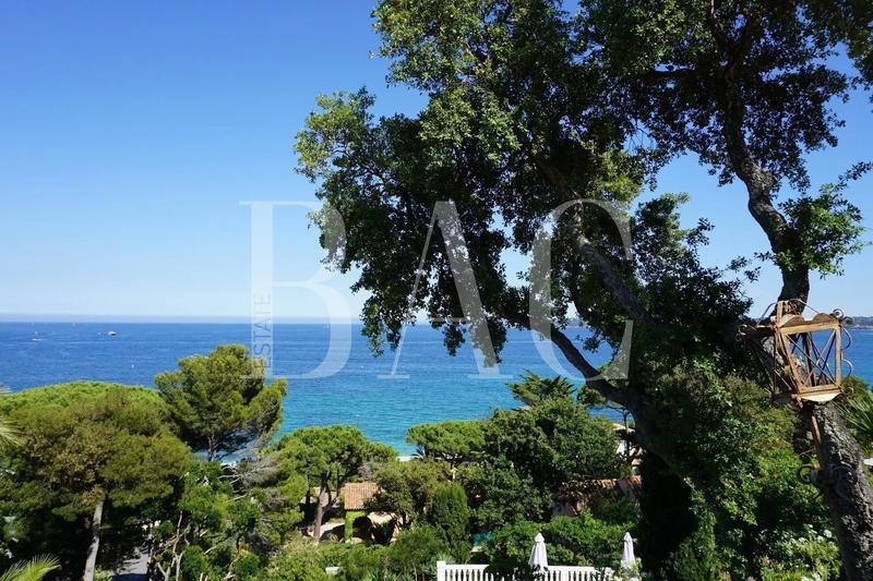 Villa - 300 m² - 10 pièces