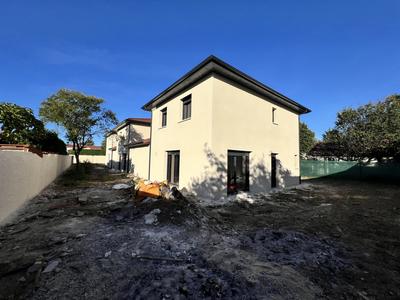 Maison - 96 m² - 4 pièces