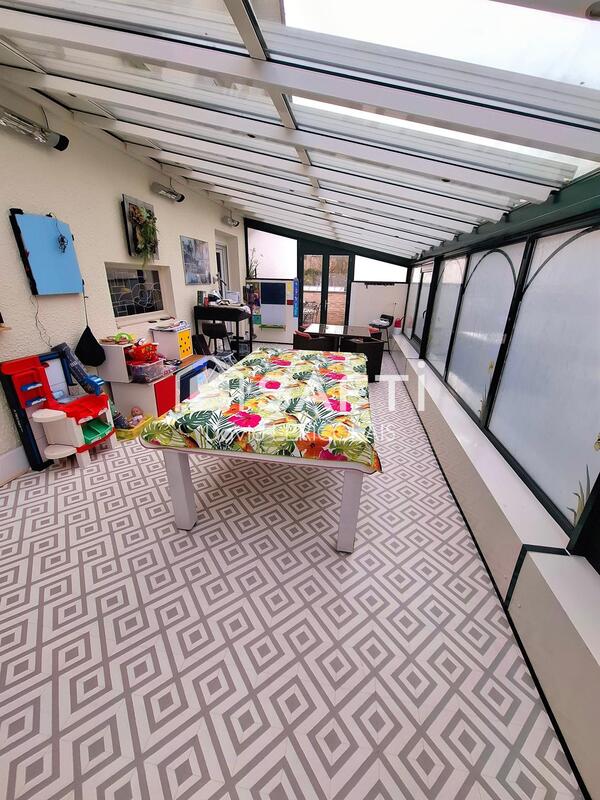 Maison - 191 m² - 7 pièces