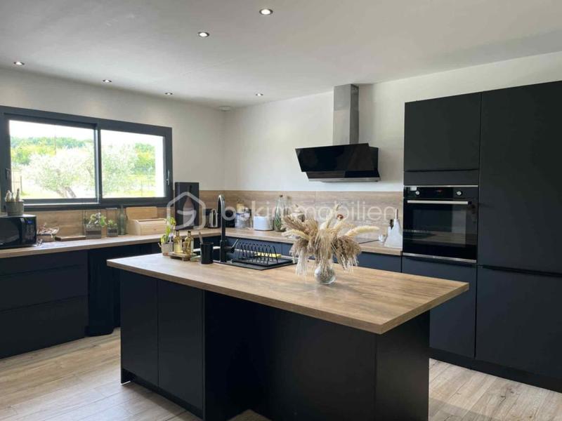 Maison - 121 m² - 5 pièces