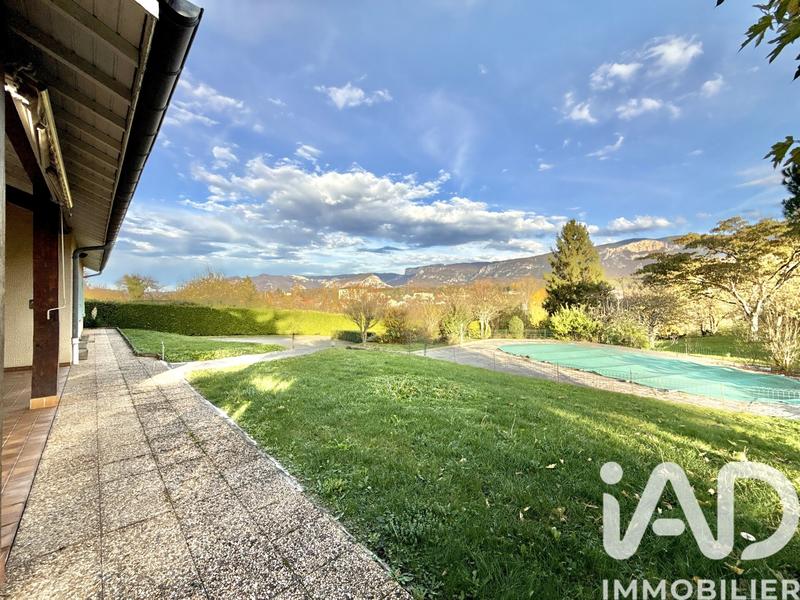 Maison - 210 m² - 7 pièces