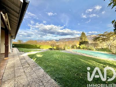 Maison - 210 m² - 7 pièces