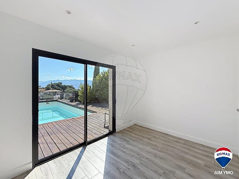 Villa - 196 m² - 6 pièces