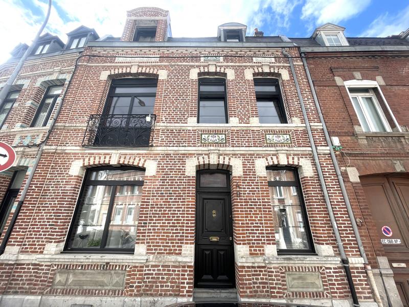 Maison - 215 m² - 7 pièces