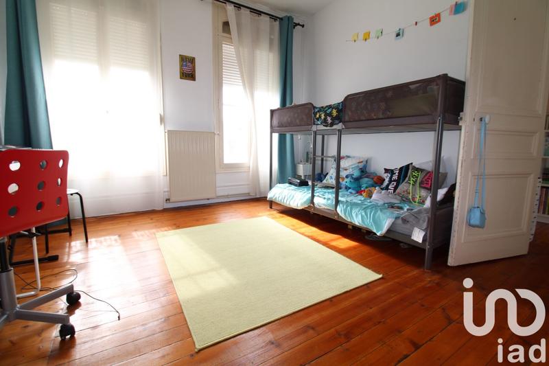 Maison - 209 m² - 9 pièces