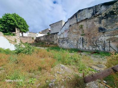 Terrain constructible - 374 m²