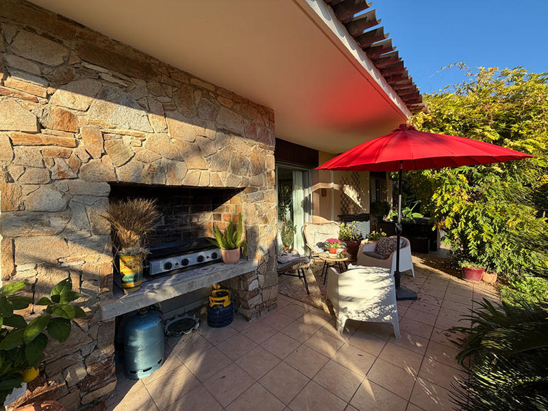 Maison - 256 m² - 6 pièces