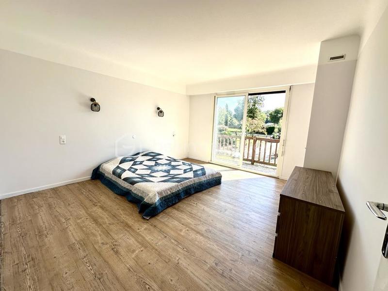 Demeure - 257 m² - 9 pièces