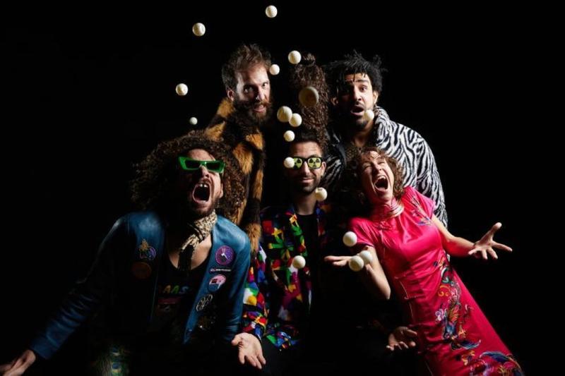 Orange Fluo, "Atomic Ping Pong"  à Latronquière